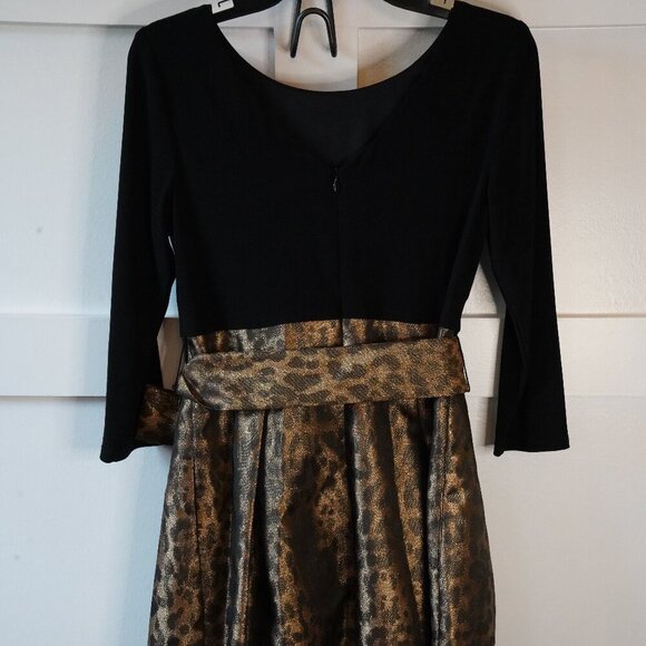 Jessica Howard, Metallic Leopard Print ¾ Sleeve V-Back Midi Dress, Black, Brown - Picture 4 of 7